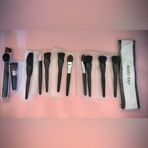Awesome Mary Kay Brush Lot!!